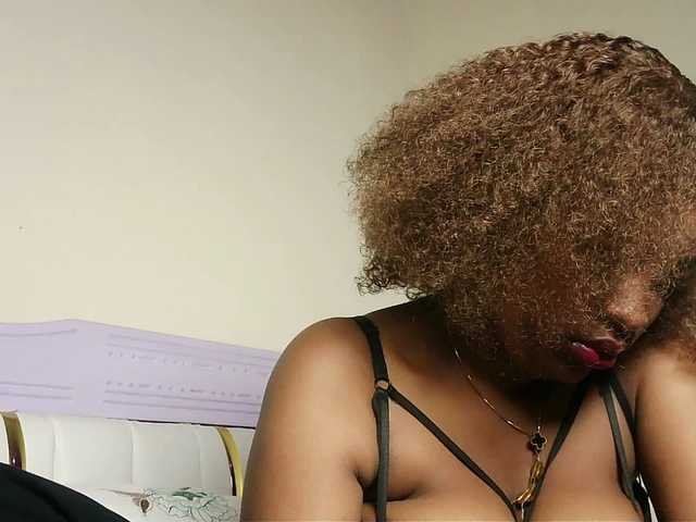 Hot-sexxxy-bitch live cam on BongaCams