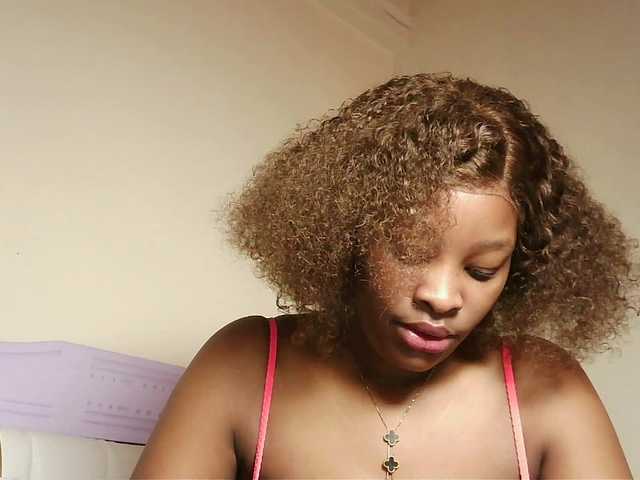 Hot-sexxxy-bitch live cam on BongaCams