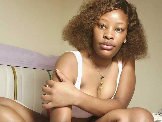 Hot-sexxxy-bitch live cam on BongaCams