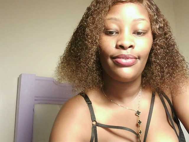 Hot-sexxxy-bitch live cam on BongaCams