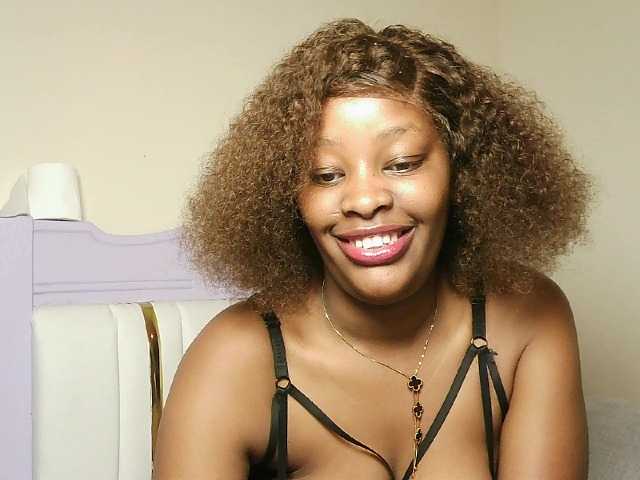Hot-sexxxy-bitch live cam on BongaCams