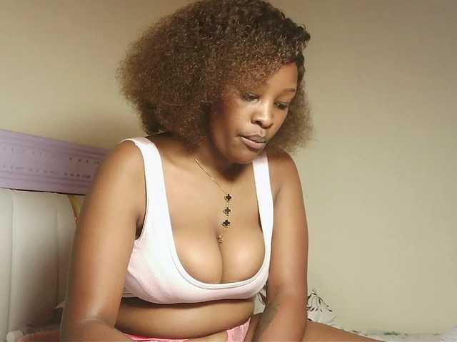 Hot-sexxxy-bitch live cam on BongaCams