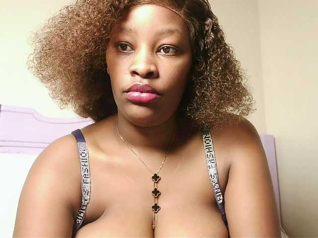 Hot-sexxxy-bitch live cam on BongaCams