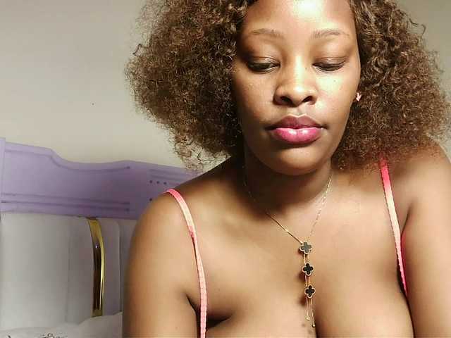 Hot-sexxxy-bitch live cam on BongaCams