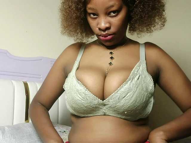 Hot-sexxxy-bitch live cam on BongaCams