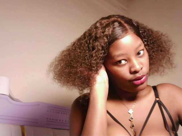 Hot-sexxxy-bitch live cam on BongaCams