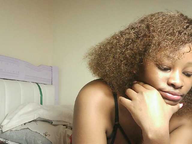 Hot-sexxxy-bitch live cam on BongaCams