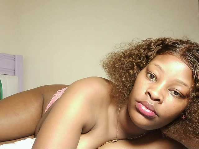 Hot-sexxxy-bitch live cam on BongaCams