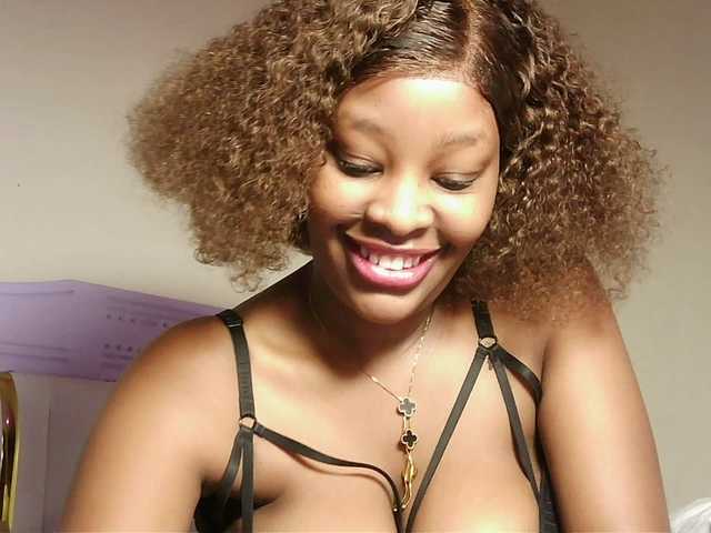 Hot-sexxxy-bitch live cam on BongaCams