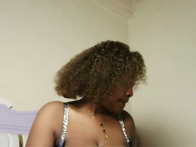 Hot-sexxxy-bitch live cam on BongaCams