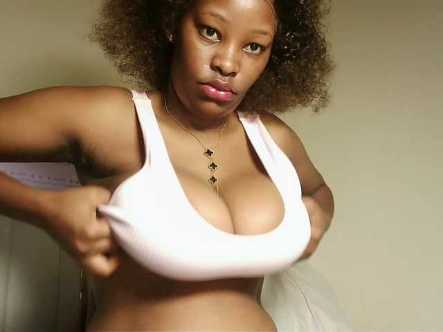 Hot-sexxxy-bitch live cam on BongaCams