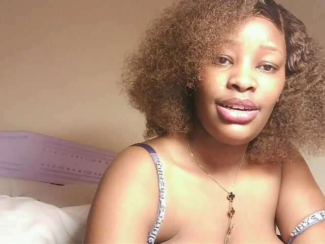 Hot-sexxxy-bitch live cam on BongaCams