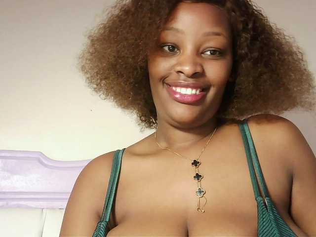 Hot-sexxxy-bitch live cam on BongaCams