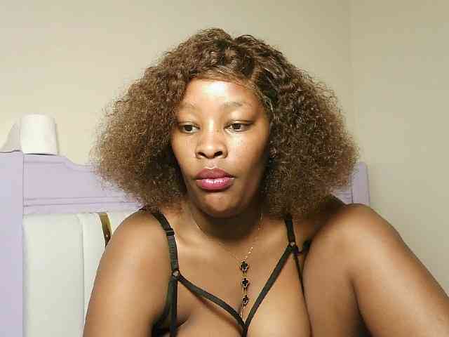 Hot-sexxxy-bitch webcam