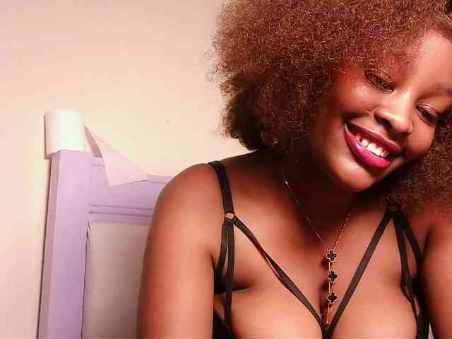 Hot-sexxxy-bitch webcam