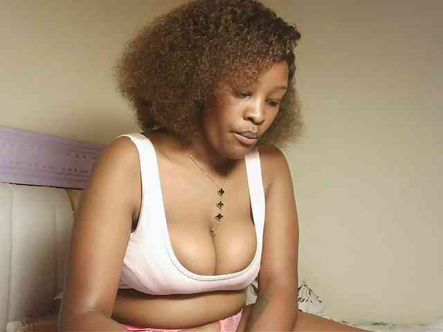 Hot-sexxxy-bitch webcam