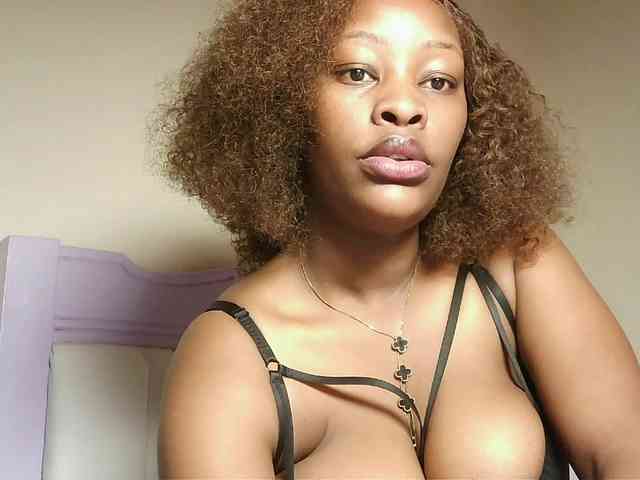 Hot-sexxxy-bitch webcam