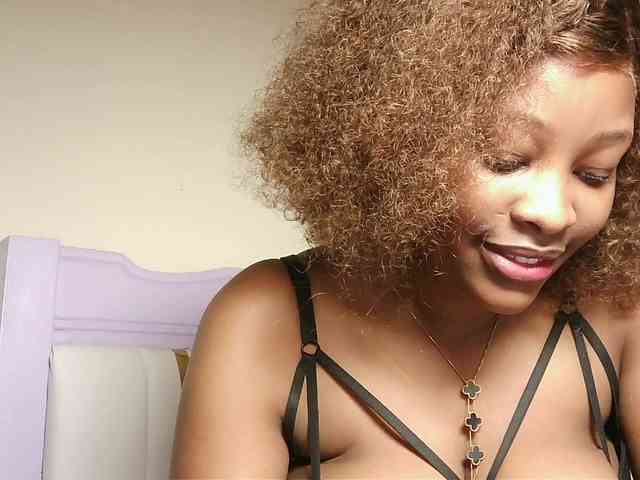 Hot-sexxxy-bitch webcam