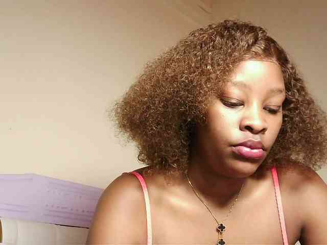 Hot-sexxxy-bitch webcam