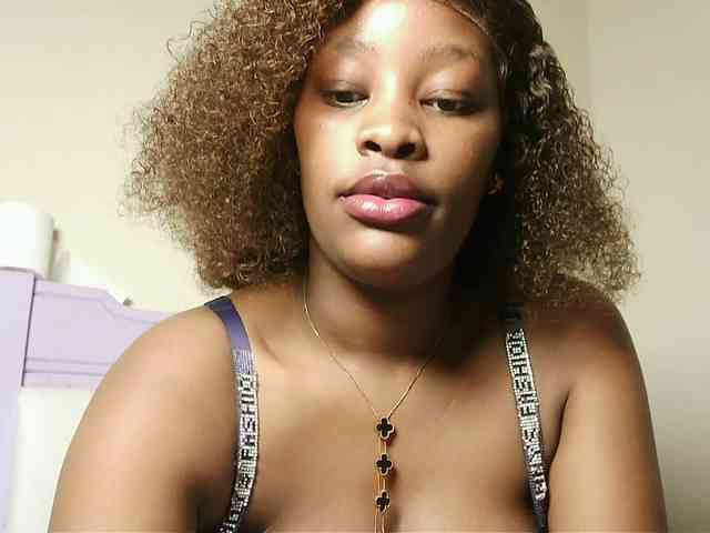 Hot-sexxxy-bitch webcam