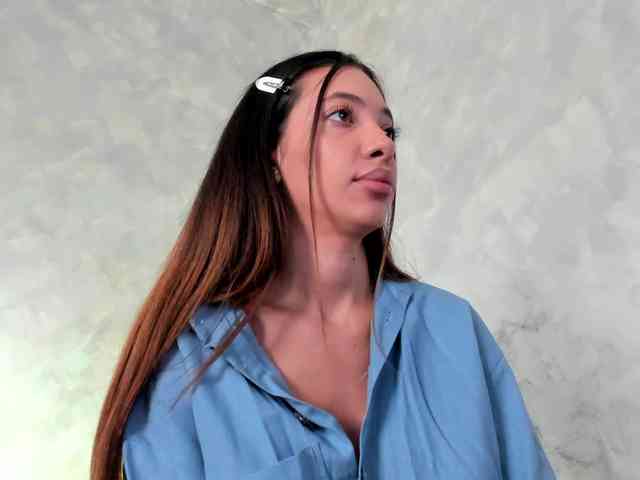 Laylakristal webcam
