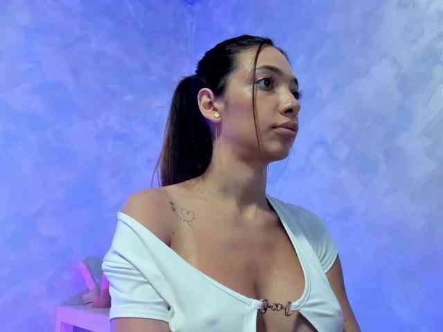 Laylakristal webcam