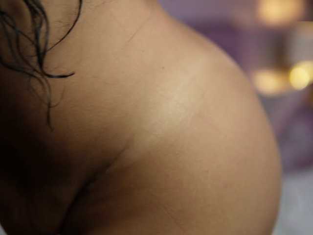 SoniaCoral live cam on BongaCams