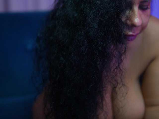 SoniaCoral live cam on BongaCams