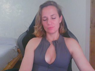 CristaQ Porn Show