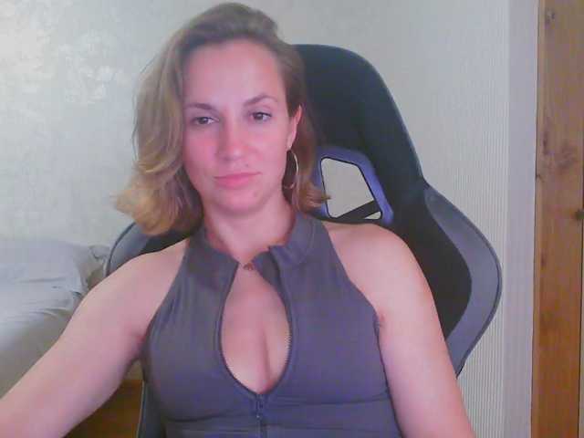 Aloonaa live cam on BongaCams