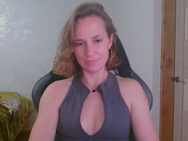 Aloonaa live cam on BongaCams