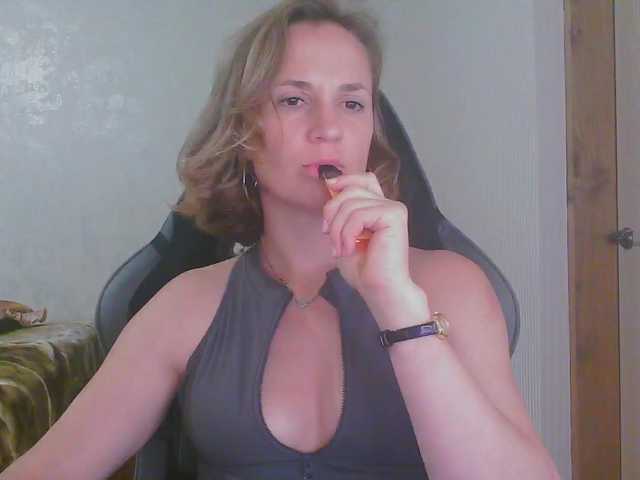 Aloonaa live cam on BongaCams