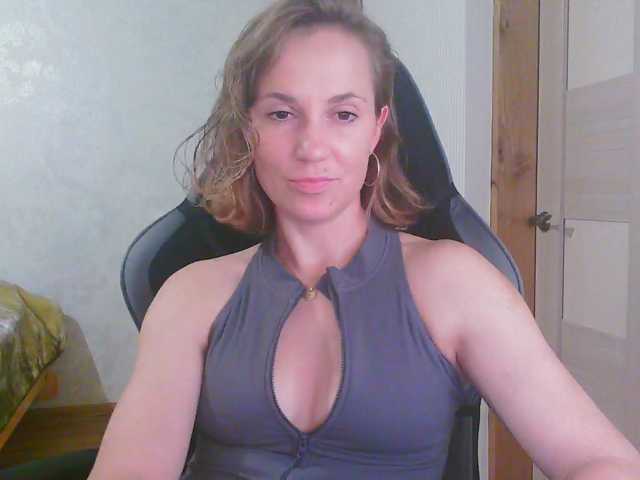 Aloonaa live cam on BongaCams