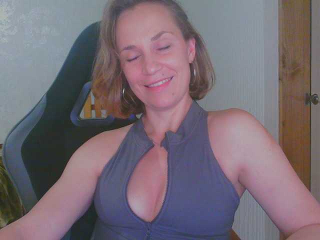 Aloonaa live cam on BongaCams