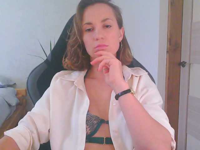 Aloonaa live cam on BongaCams