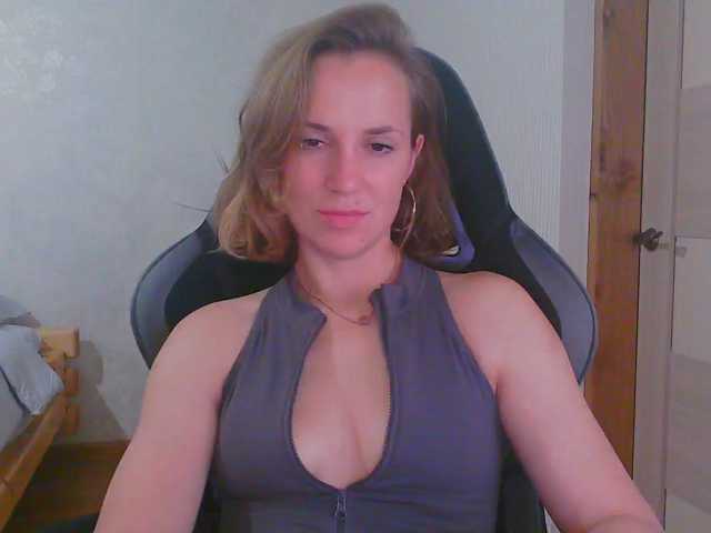 Aloonaa live cam on BongaCams