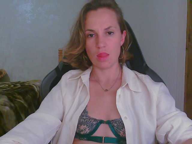 Aloonaa live cam on BongaCams