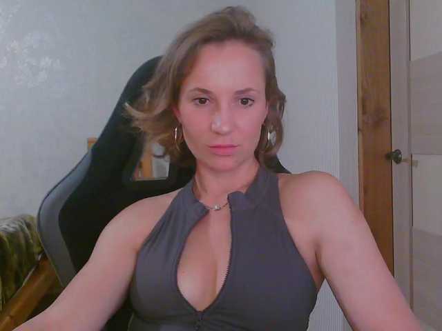 Aloonaa live cam on BongaCams