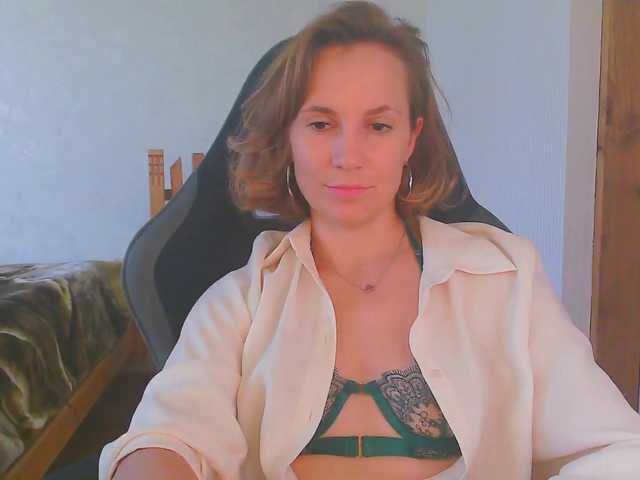 Aloonaa live cam on BongaCams