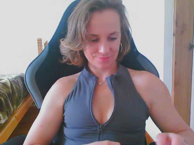 Aloonaa live cam