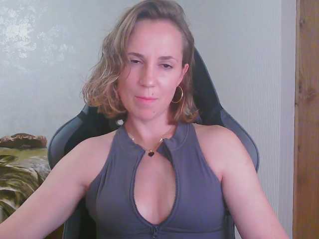 Aloonaa live cam on BongaCams