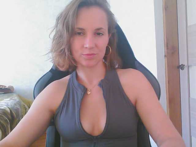 Aloonaa live cam on BongaCams