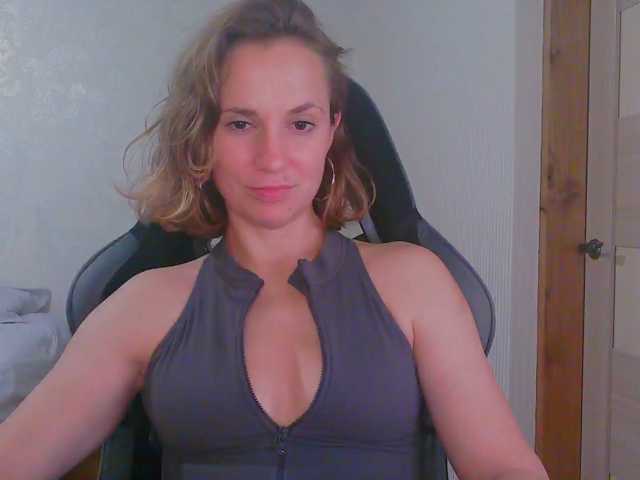 Aloonaa live cam on BongaCams