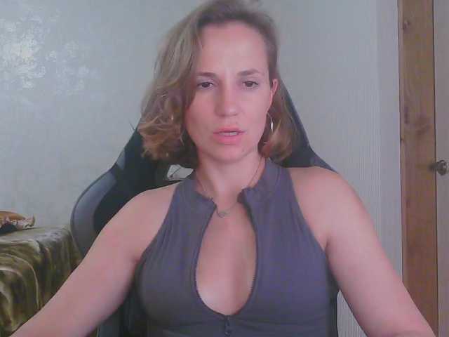 Aloonaa live cam on BongaCams