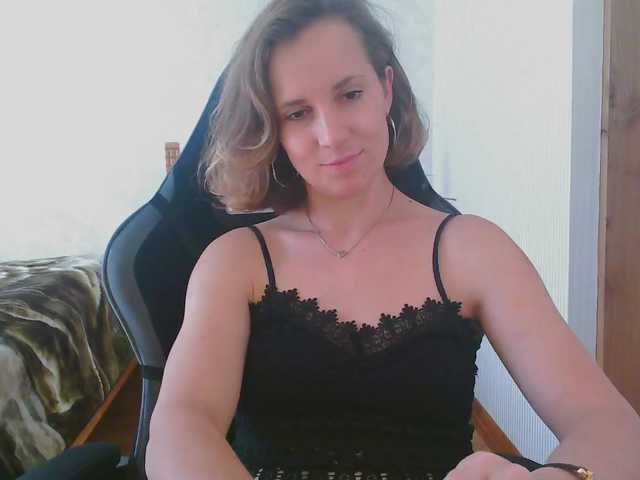 Aloonaa live cam on BongaCams