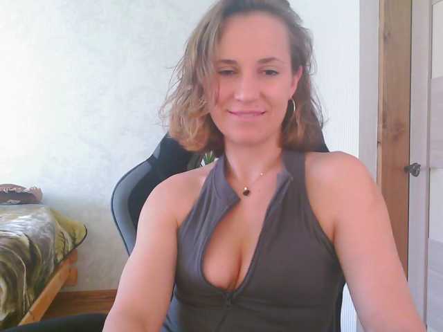 Aloonaa live cam on BongaCams