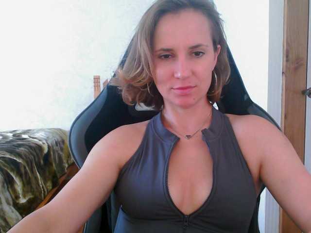 Aloonaa live cam on BongaCams