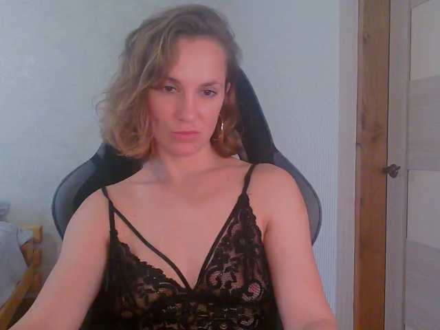 Aloonaa live cam on BongaCams