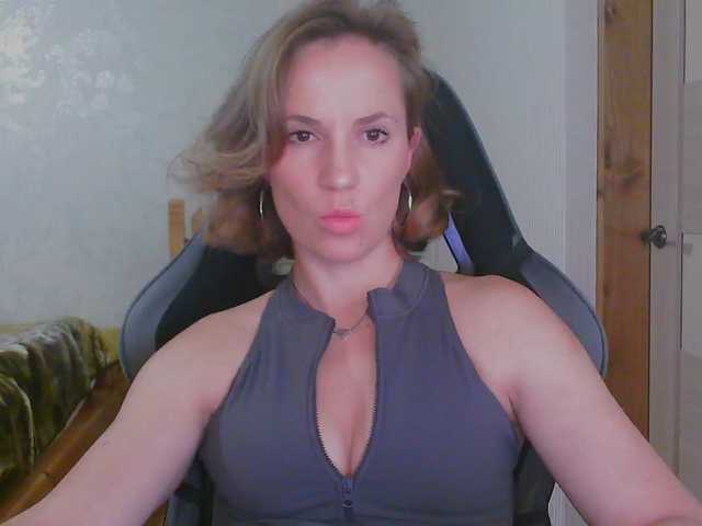 Aloonaa live cam on BongaCams