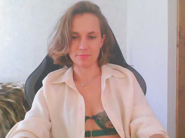 Aloonaa live cam on BongaCams